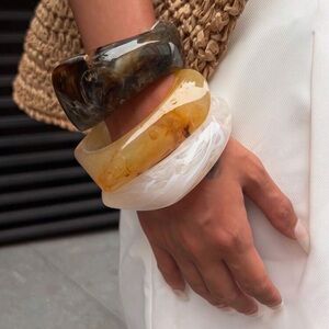 New- Acrylic bracelet set of 3